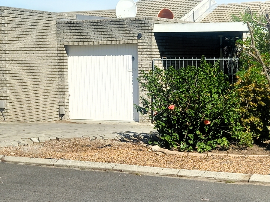 To Let 2 Bedroom Property for Rent in Goedemoed Western Cape